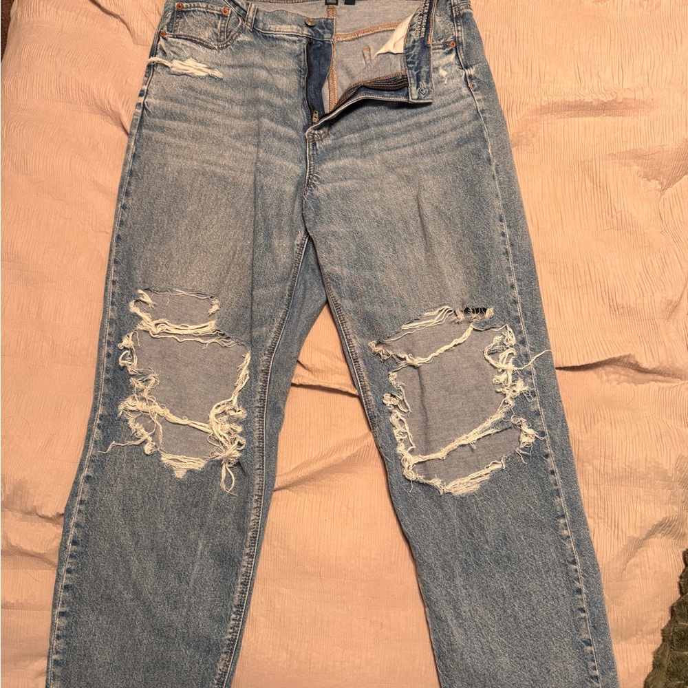American Eagle Outfitters Light Blue Ripped Jeans